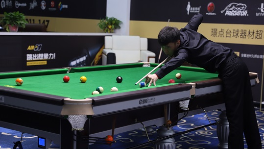 氛围吸引着 氛围吸引着