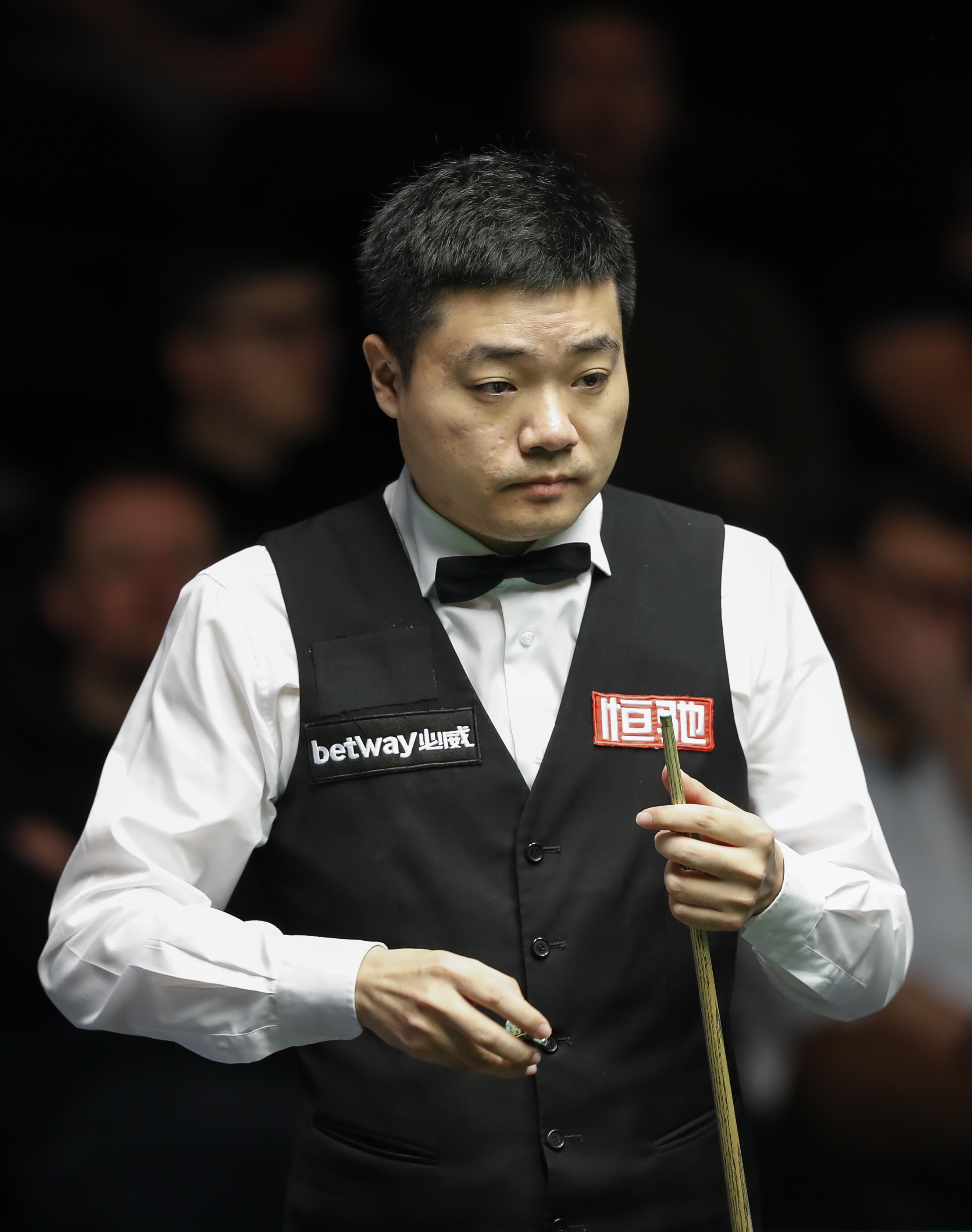 自不同国家 自不同国家